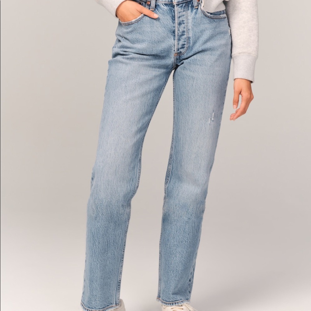 Abercrombie & Fitch The 90s Baggy Low Rise jeans. NWT